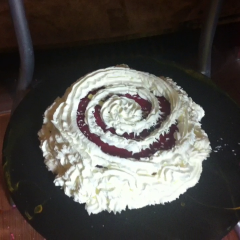 CandyCustard: Candy cakesitting and messy!
