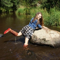 Adventureinwellies: New Update! Muddy adventure in the forest http://www.adventureinwellies.com