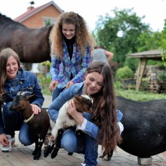 ufa217: Big wetlook adventure of 3 girlfriends in jeans. Part3 (ID-286)