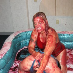 nikkicampos: Grape Jelly Wrestling