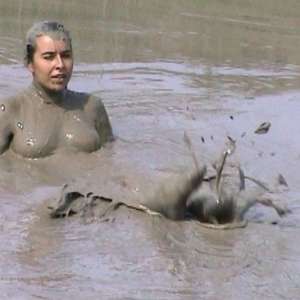 FOXY: Gorgeous Nine in mud
