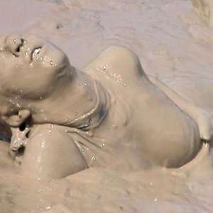 FOXY: Gorgeous Nine in mud