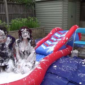TheGungeMaid: The Gunge Maid v Davina The Diva In Pie Slide Pontoon