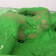 Messygirl: Pics from a New Messygirl Download