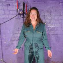 DungeonMasterOne: Maria demonstrates just how sexy a tight-fitting messy jumpsuit can be!