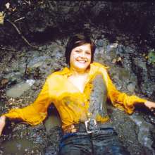 katew: Julia in a muddy puddle