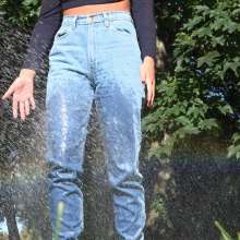 LisaMoomin: Some Great Jeans Scenes!