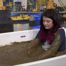 MostWam: Mud Bath In Jeans Rhian