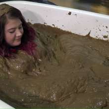 MostWam: Mud Bath In Jeans Rhian