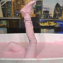 MostWam: Ania And The Bath Of Pink Gunge