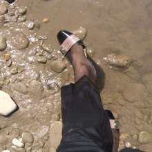 carlosstf33: Wet in river, Nyloned toes