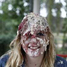 eileenvogel: Leila throwing pies at Eileen