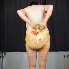 MessyCleo: Cleo fills her panties and tights with pasta and other savoury mess.