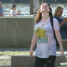 Alik: Sexy college girls. Bathing in the fountain