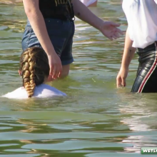 Alik: Sexy college girls. Bathing in the fountain
