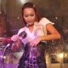 lofw: Hot girls under disco shower