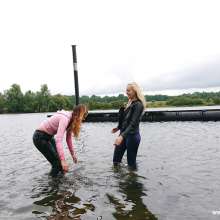 eileenvogel: Eileen and Leila trespassing