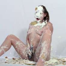 Messygirl: Pics from a New MG Download: Pie Target Misty