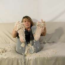 Kaydens: 2 Videos Kaydens' Messy White Ankle Socks