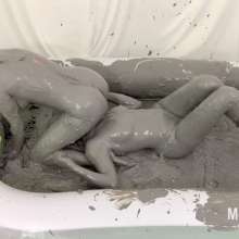 Messygirl: New Messygirl Download: "Amber vs Zoey Mud Wrestling""