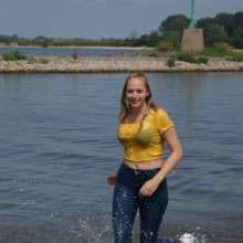eileenvogel: W299 Eileen in tight jeans and yellow shirt
