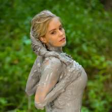 DuncanEdwards: Anabelle Pync Messy Mud Fun