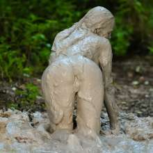 DuncanEdwards: Anabelle Pync Messy Mud Fun