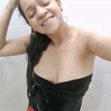 MadelineOasis: Lolita Showers in Bright Red Yoga Pants