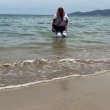 Wet_look_elena: Stockings under Jeans in the Sea