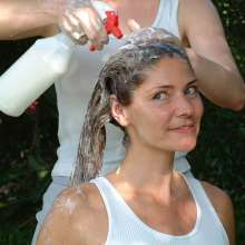 forklift86: Shampoo into dry hair Shannon and Tina