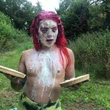 TheGungeZone: Amber's Mega Pieing