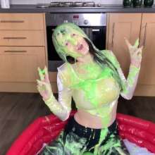 TheGungeZone: Gabriella's Messy Gunge and Custard Fun