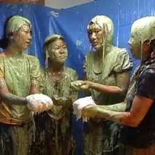Alumi: The 4 Girls from Osaka get crazy in "Pie Rangers!  Go!"