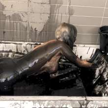 Messygirl: The Clumsy Housekeeper