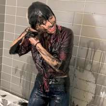 Messygirl: The Clumsy Housekeeper