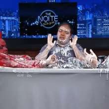mad_mick_at: Brasilian latenight-show: gunge-filled bathtub interviews