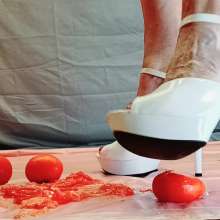 MistressOmega: Tomato Smashing!