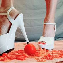 MistressOmega: Tomato Smashing!