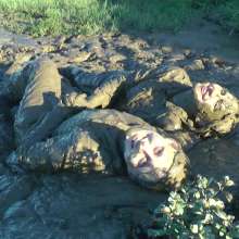 DungeonMasterOne: Two-Girl Evening Mudplay