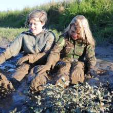 DungeonMasterOne: Two-Girl Evening Mudplay