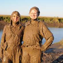 DungeonMasterOne: Two-Girl Evening Mudplay
