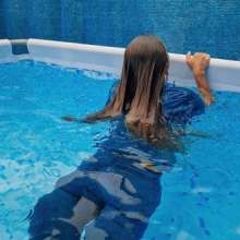 WAM Photography: WAM Photography--Maryna dives for her phone