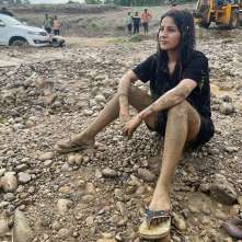 muddy_clothes: Shehnaaz Gill in Clay Mud