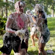 Alana SexyMessyBabes: Babes Cookout Pie Fight!