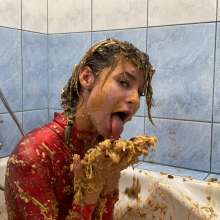 Your Wet Cat: Completely Covered with 20 Liters of Slop, a Crazy Mess!