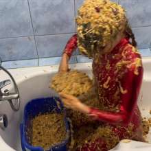Your Wet Cat: Completely Covered with 20 Liters of Slop, a Crazy Mess!
