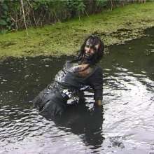WSMProductions: Dee in Muddy Duck Pond