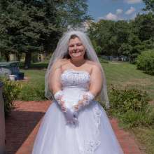 JD and Messy Andi: A Beautiful Bride Gets Dunked!
