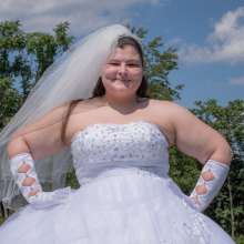JD and Messy Andi: A Beautiful Bride Gets Dunked!