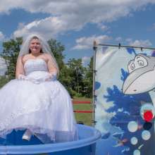 JD and Messy Andi: A Beautiful Bride Gets Dunked!